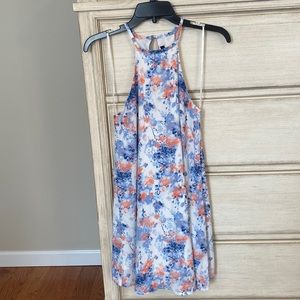Pretty floral a-line dress with teardrop cut out in back